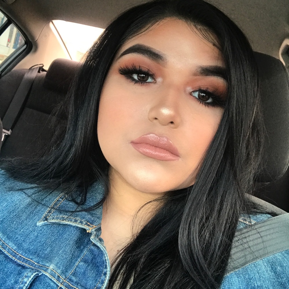 Meet your Posher, Valeria